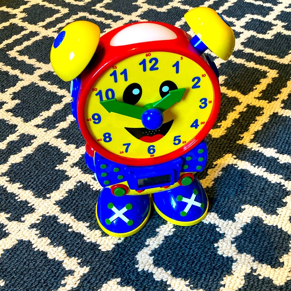 Cute talking clock to help the little ones tell the time.